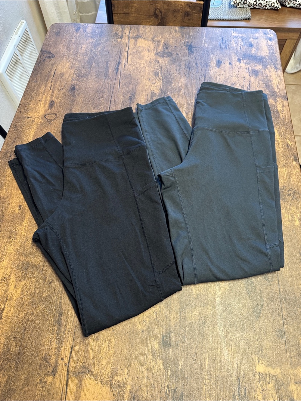 THE GYM PEOPLE High Waisted Yoga Pants - Black and Charcoal